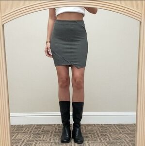 HAVE Small Striped Asymmetrical Mini Skirt